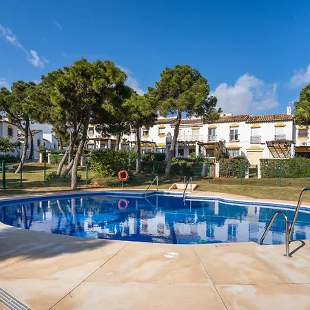 Дом отдыха 3 Bedroom House, 400m To The Beach, Near La Cala De Mijas *
